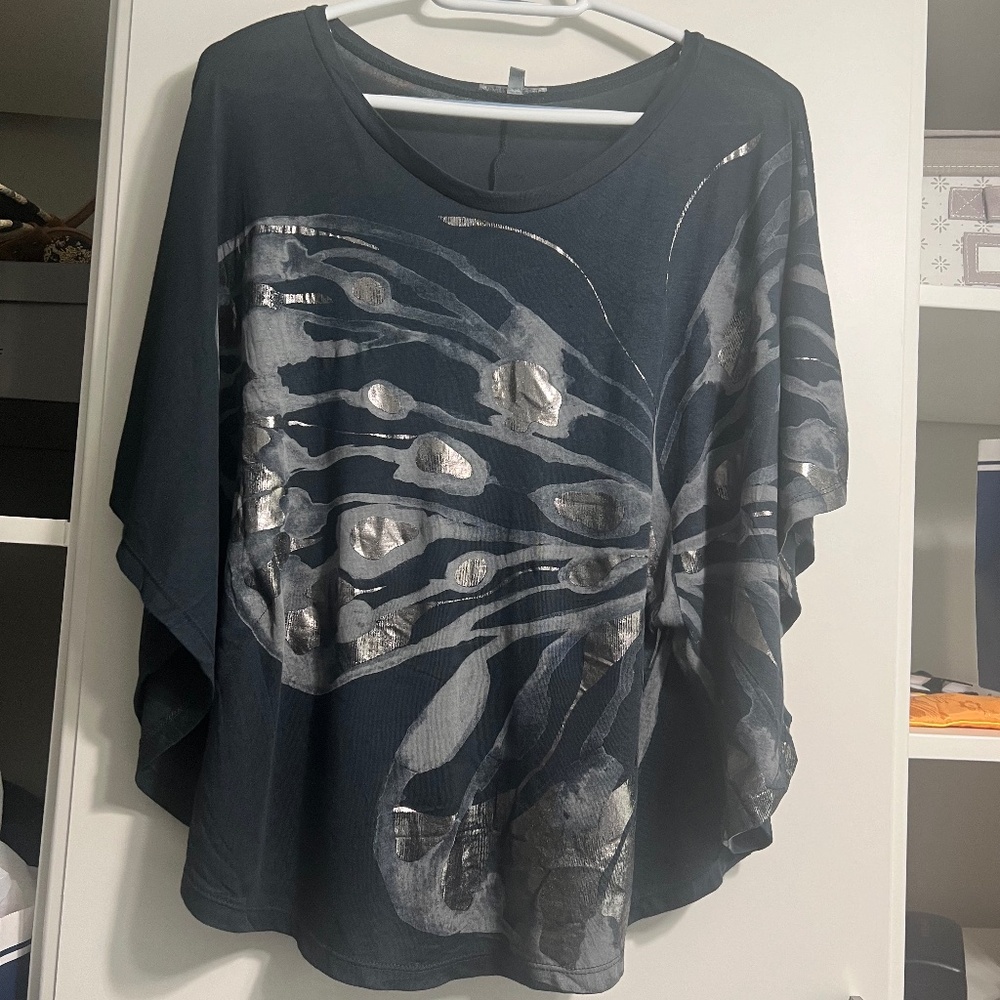 Charlotte russe, Size L, black with silver print